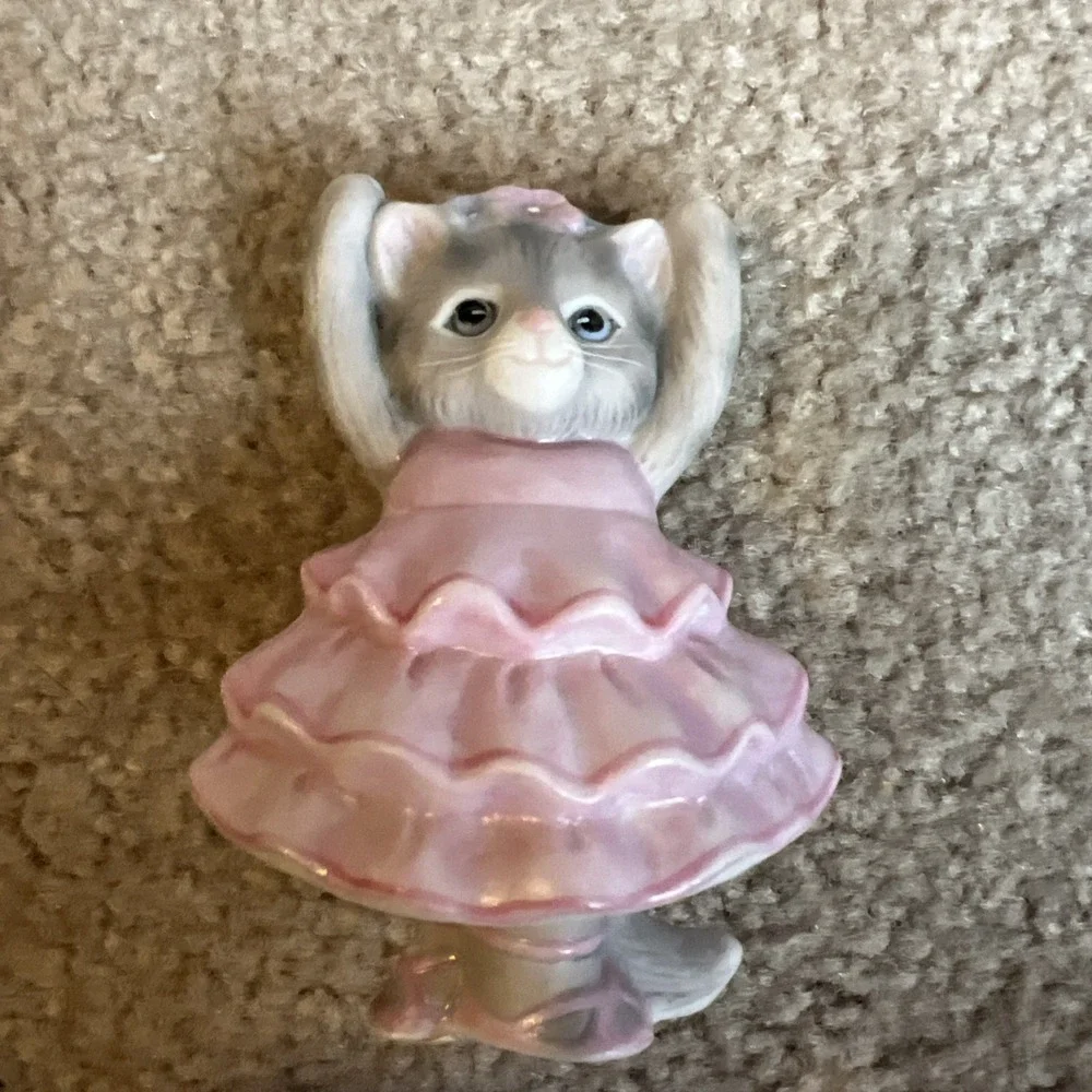 Schmid Kitty Cucumber Gray Tabby Cat in Pink BALLERINA Tutu Dress Ceramic 1986